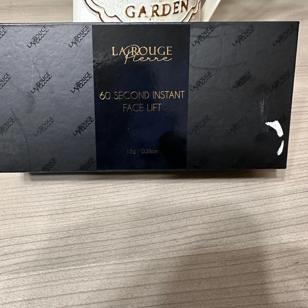 LaRouge Instant Face Lift Tool